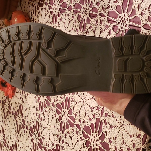 Clarks Leather and swede boots - Picture 3 of 6